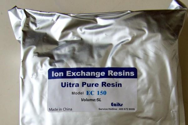 人們常說的拋光樹脂一般用于超純水處理系統(tǒng)末端，來保證系統(tǒng)出水水質(zhì)能夠維持用水標(biāo)準(zhǔn)。一般出水水質(zhì)都能達到18兆歐以上，以及對TOC、SIO2都有一定的控制能力。